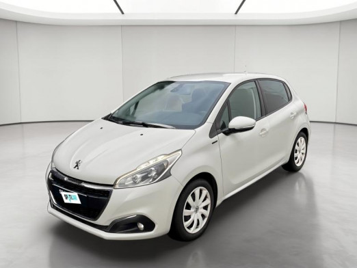 Used PEUGEOT 208 1.2 PureTech 82ch E6.c Signature 5p 2019 Blanc Banquise € 7,990 in Briey