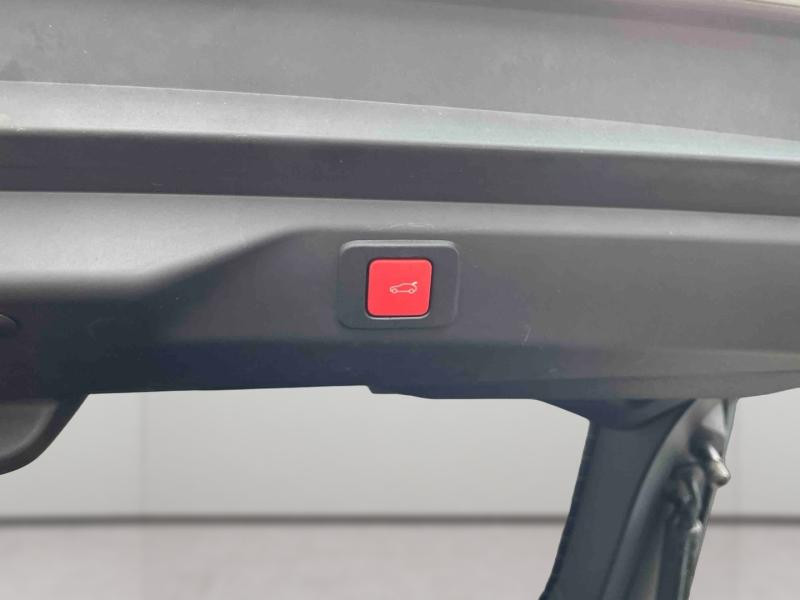 Used PEUGEOT 3008 1.2 Hybrid 136ch GT e-DCS6 2024 Blanc Okénite (M) € 32990 in Briey