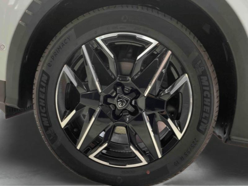 Used PEUGEOT 3008 1.2 Hybrid 145ch Allure e-DCS6 2026 Blanc Okénite (M) € 38190 in Briey