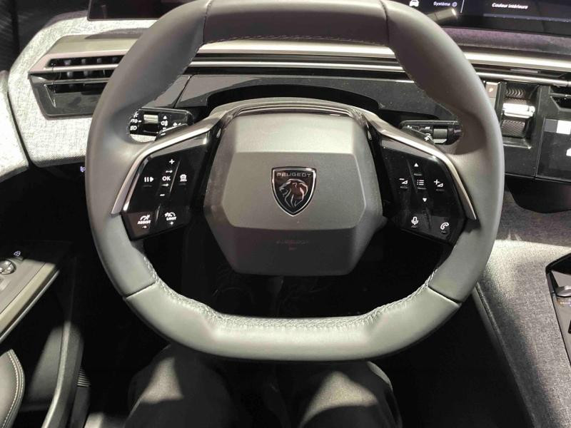 Used PEUGEOT 3008 1.2 Hybrid 145ch Allure e-DCS6 2026 Blanc Okénite (M) € 38190 in Briey