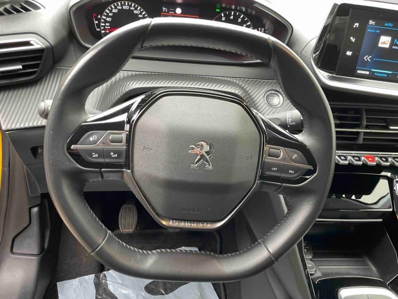 Used PEUGEOT 208 1.2 PureTech 100ch S&S Allure 2022 Jaune € 14490 in Briey