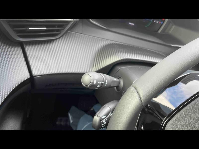 Used PEUGEOT 208 1.2 Hybrid 100ch Allure e-DCS6 2025 Jaune € 22090 in Briey