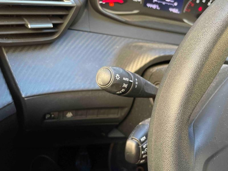 Used PEUGEOT 208 1.2 PureTech 75ch S&S Like 2022 2022 Gris Artense (M) € 10990 in Briey