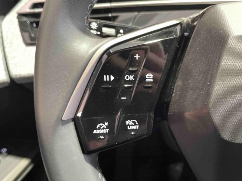 Used PEUGEOT 3008 1.2 Hybrid 145ch Allure e-DCS6 2026 Blanc Okénite (M) € 38190 in Briey