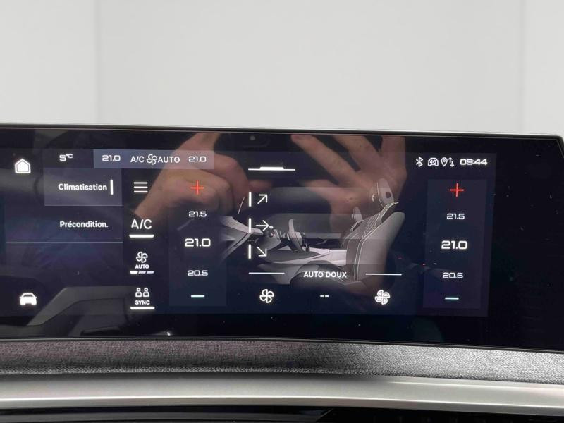 Used PEUGEOT 3008 Electrique 230ch Batterie 97 kWh Allure 2025 Blanc Okénite (M) € 45980 in Briey