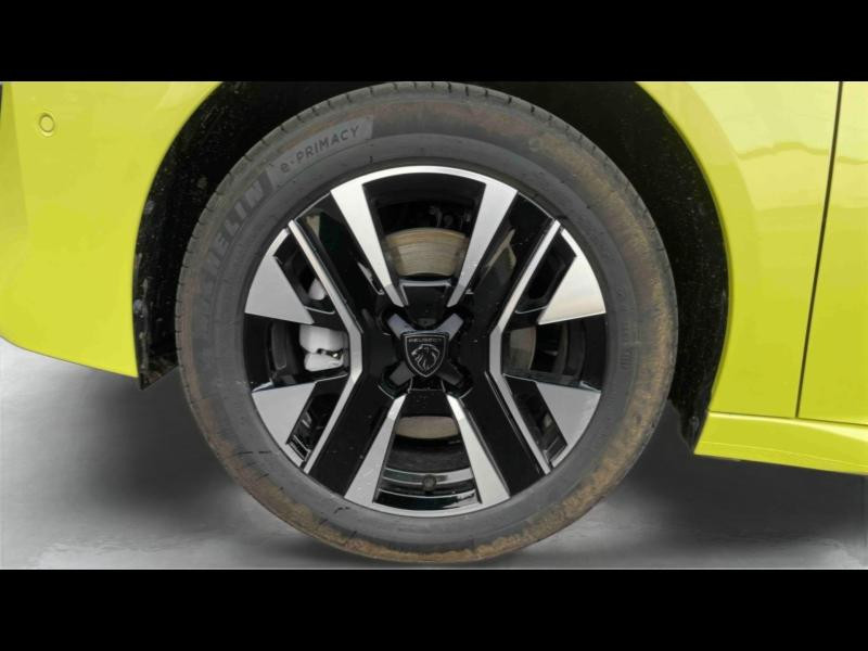 Used PEUGEOT 208 1.2 Hybrid 100ch Allure e-DCS6 2025 Jaune € 22090 in Briey