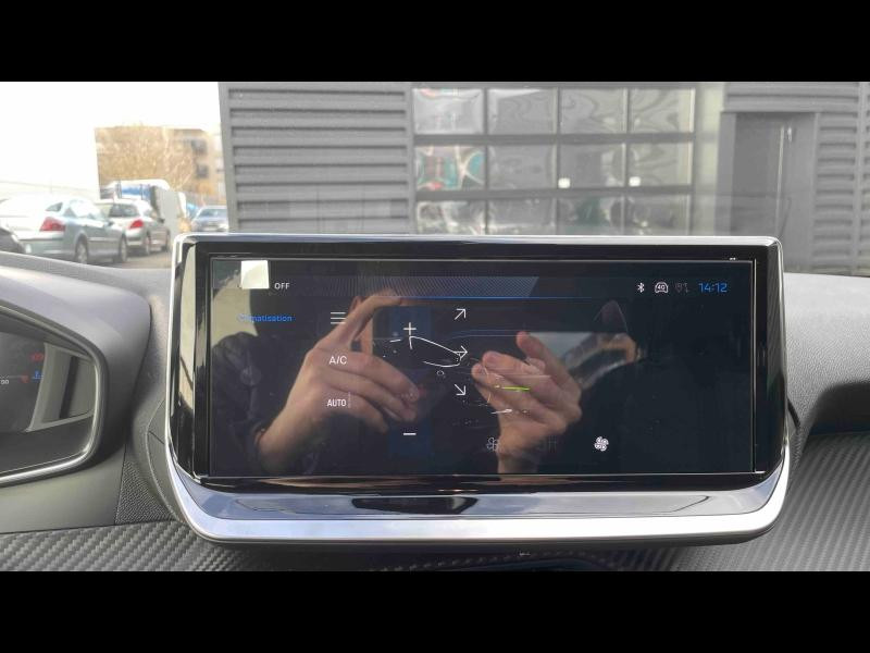 Used PEUGEOT 208 1.2 Hybrid 100ch Allure e-DCS6 2025 Jaune € 22090 in Briey