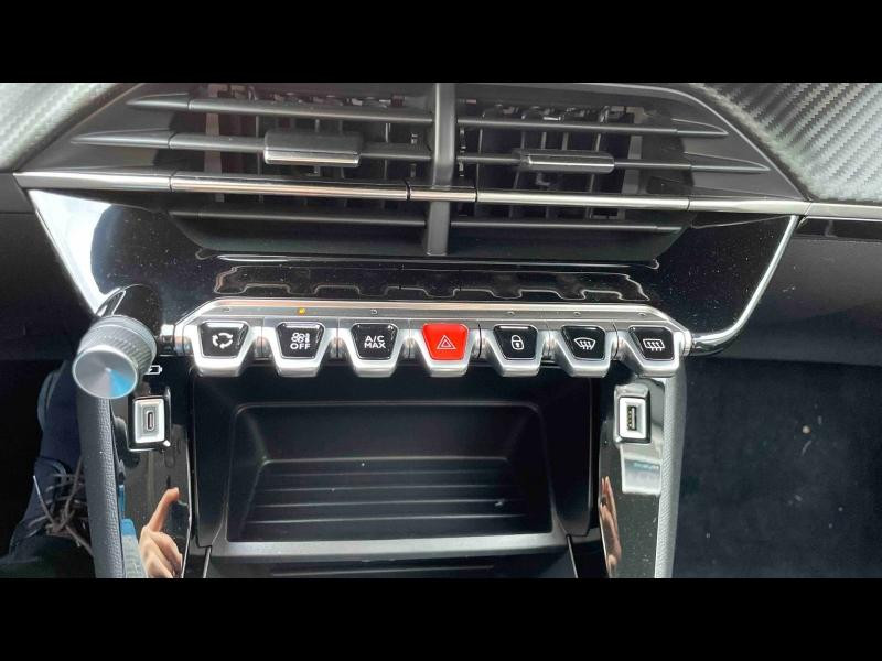 Used PEUGEOT 208 1.2 PureTech 100ch S&S Active Pack 2022 Blanc Banquise (O) € 12490 in Briey