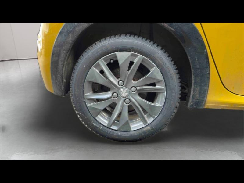 Used PEUGEOT 208 e-208 136ch Style 2022 Jaune € 13990 in Briey