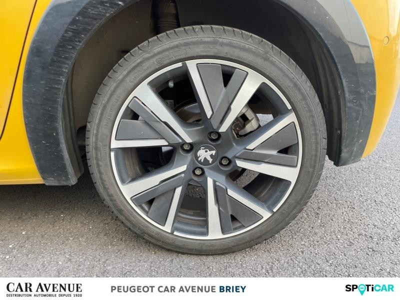 Used PEUGEOT 208 1.2 PureTech 100ch S&S GT EAT8 2021 Jaune € 14790 in Briey