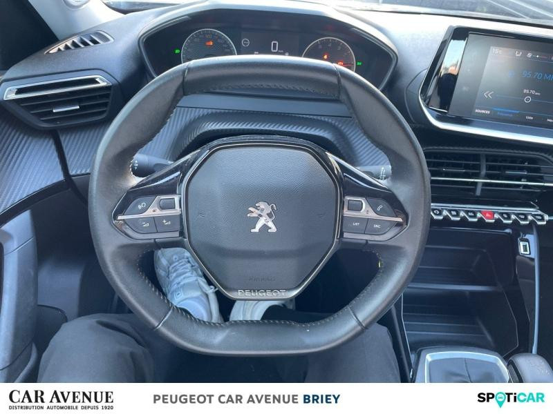 Used PEUGEOT 2008 INDISPONIBLE - 1.2 PureTech 100ch S&S Active 2021 Noir Onyx (O) € 14490 in Briey