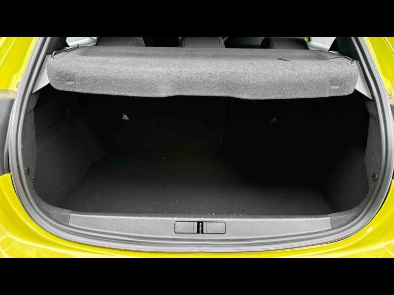 Used PEUGEOT 208 1.2 PureTech 100ch S&S Active 2024 Jaune € 15490 in Briey