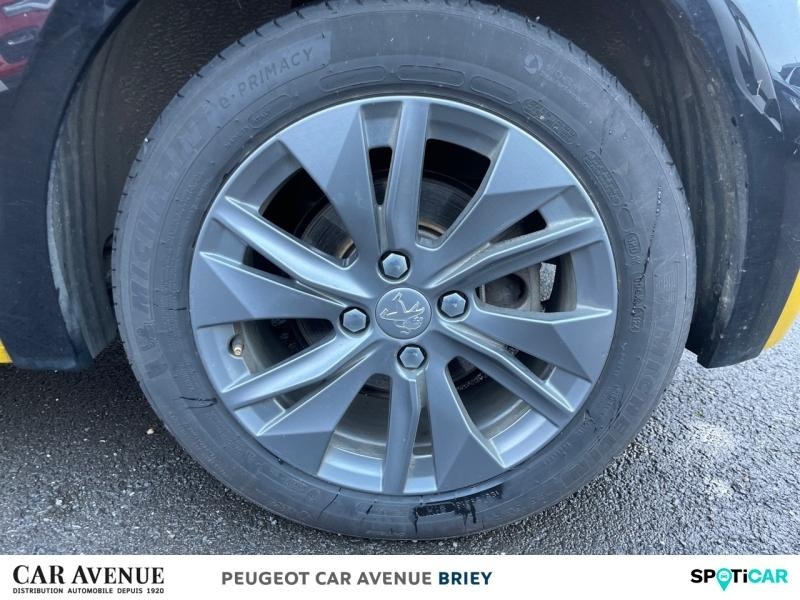 Used PEUGEOT 208 e-208 136ch Active Business 2021 Jaune Faro € 12890 in Briey