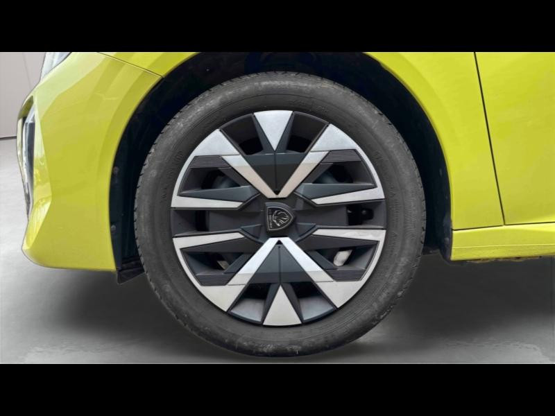 Used PEUGEOT 208 1.2 PureTech 100ch S&S Active 2024 Jaune € 15490 in Briey