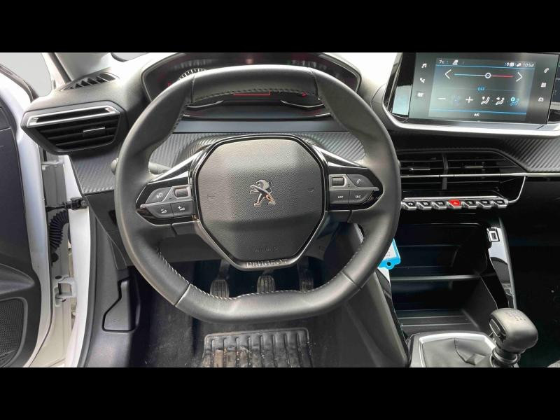 Used PEUGEOT 208 1.2 PureTech 100ch S&S Active Pack 2022 Blanc Banquise (O) € 12490 in Briey