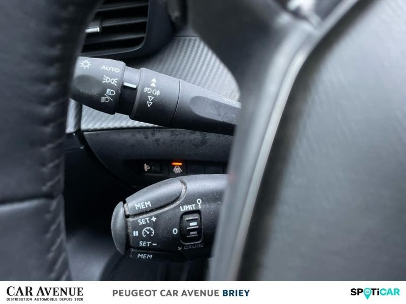 Used PEUGEOT 2008 1.2 PureTech 100ch S&S Allure 2021 Orange € 13990 in Briey