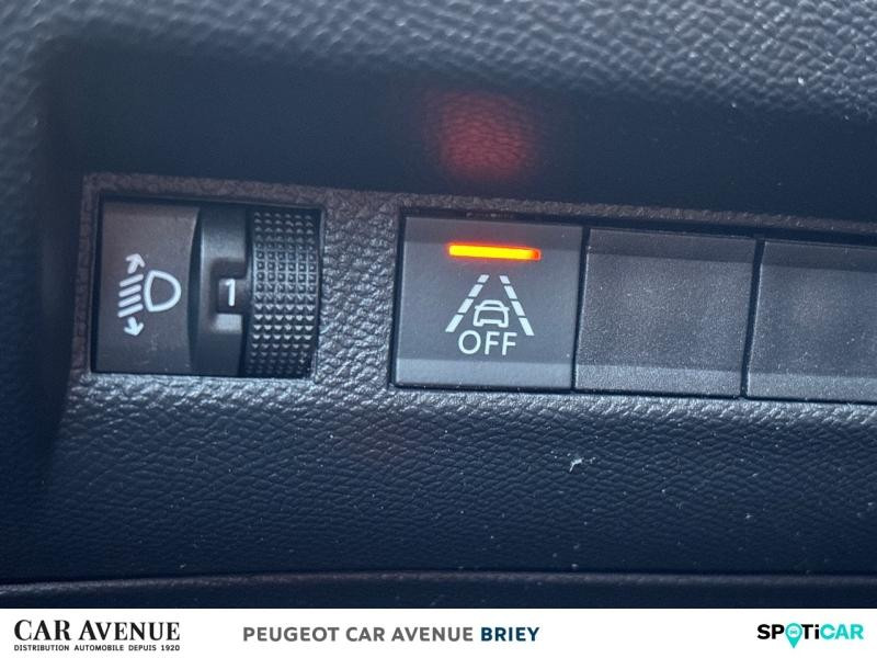 Used PEUGEOT 2008 1.2 PureTech 130ch S&S Allure EAT8 2021 Blanc Nacré (N) € 15990 in Briey