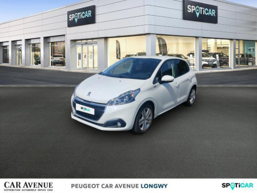 Occasion PEUGEOT 208 1.2 PureTech 82ch E6.c Signature 5p 2019 Blanc Banquise 11 990 € à Longwy