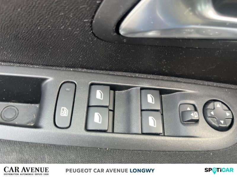 Used PEUGEOT 208 1.2 PureTech 75ch S&S Active Pack 2022 Gris Artense (M) € 15390 in Longwy