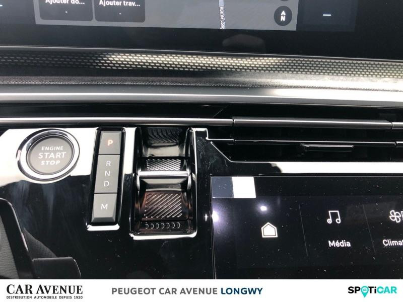 Used PEUGEOT 3008 1.2 Hybrid 136ch GT e-DCS6 2024 Blanc Okénite (M) € 41900 in Longwy