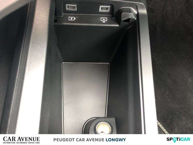Used PEUGEOT 3008 1.2 Hybrid 136ch GT e-DCS6 2024 Blanc Okénite (M) € 41900 in Longwy