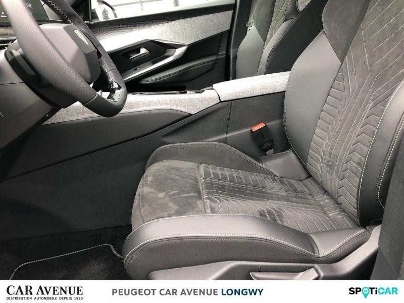 Used PEUGEOT 3008 1.2 Hybrid 136ch GT e-DCS6 2024 Blanc Okénite (M) € 41900 in Longwy