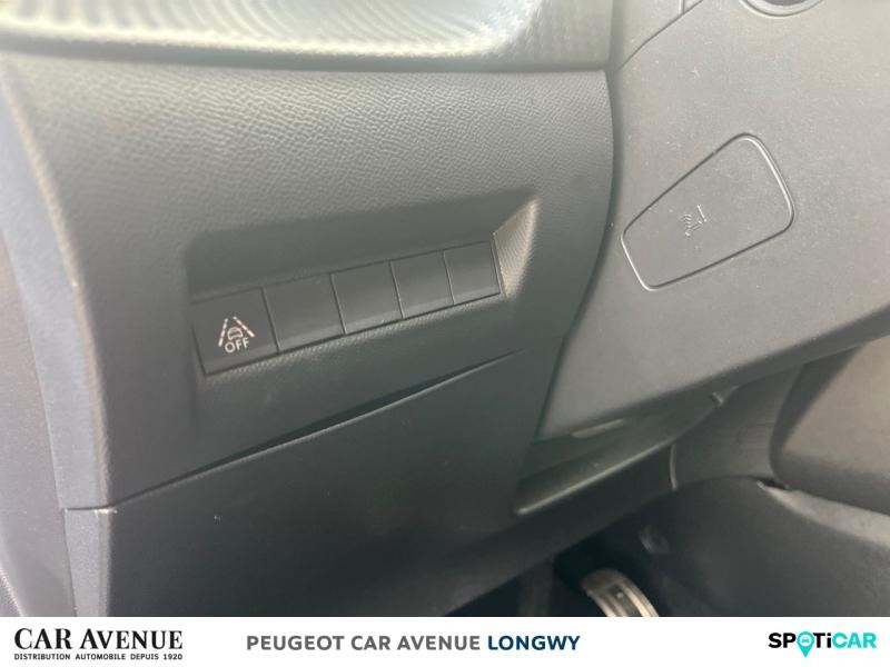 Occasion PEUGEOT 208 1.2 PureTech 130ch S&S GT Line EAT8 7cv 2019 Bleu Vertigo 14390 € à Longwy