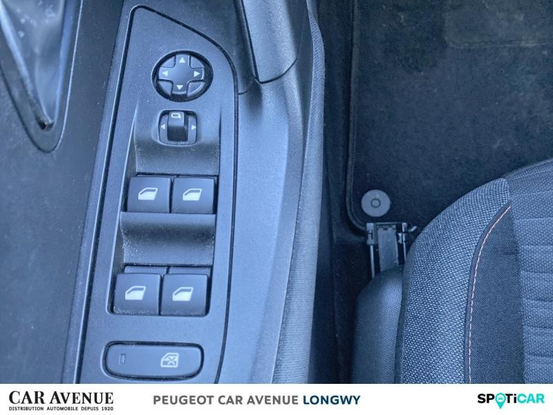 Occasion PEUGEOT 2008 1.2 PureTech 100ch S&S Active 2023 Bleu Vertigo (S) 14290 € à Longwy
