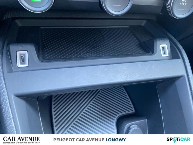 Used CITROEN C4 PureTech 130ch S&S Feel Pack 2023 Noir Perla Nera (N) € 16890 in Longwy