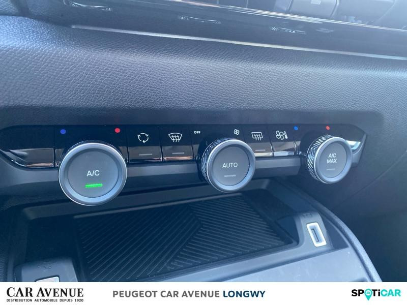 Used CITROEN C4 PureTech 130ch S&S Feel Pack 2023 Noir Perla Nera (N) € 16890 in Longwy