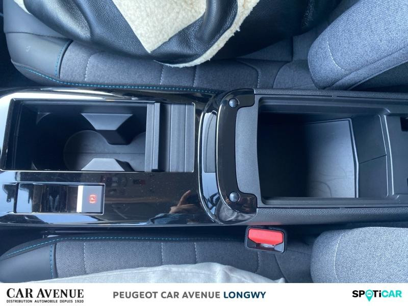 Used CITROEN C4 PureTech 130ch S&S Feel Pack 2023 Noir Perla Nera (N) € 16890 in Longwy