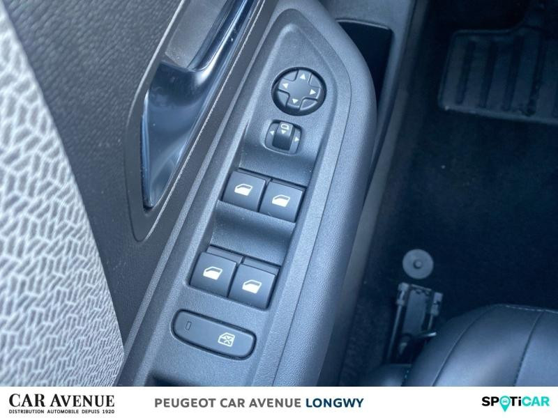 Used CITROEN C4 PureTech 130ch S&S Feel Pack 2023 Noir Perla Nera (N) € 16890 in Longwy
