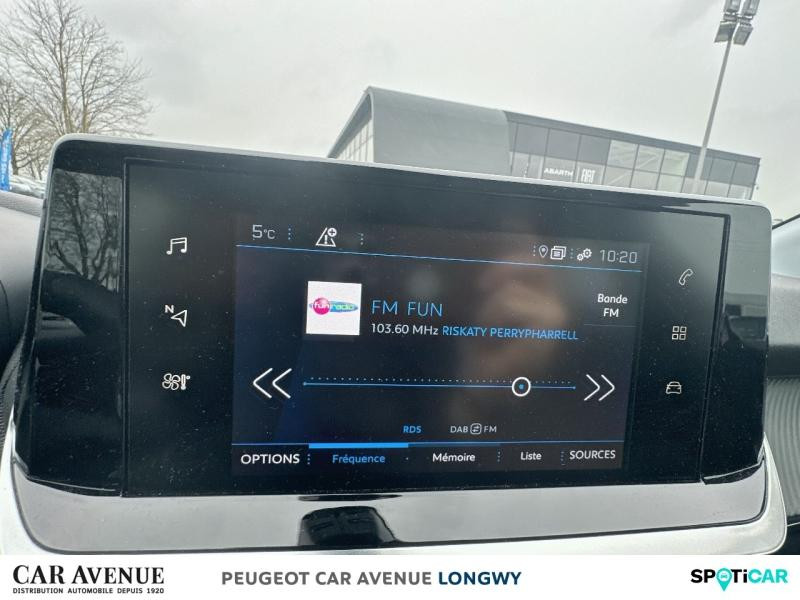 Used PEUGEOT 208 1.2 PureTech 100ch S&S Allure 118g 2021 Blanc nacré € 14890 in Longwy