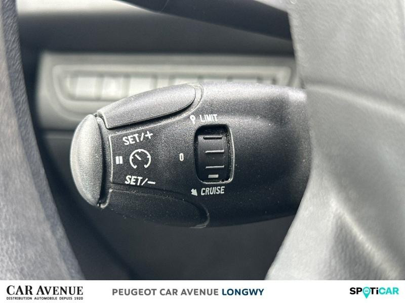 Occasion PEUGEOT 208 1.2 PureTech 68ch Like 5p 2018 Blanc Banquise 7490 € à Longwy