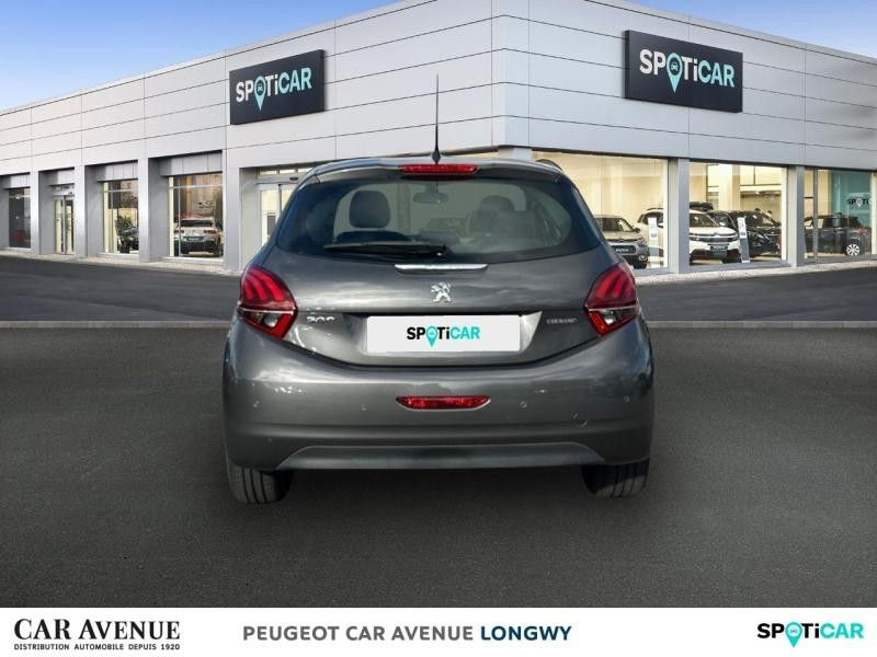Used PEUGEOT 208 1.2 PureTech 82ch E6.c Signature 5p 2018 Gris Platinium € 8990 in Longwy