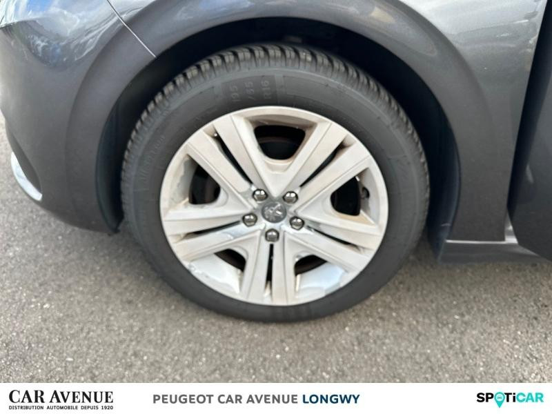 Used PEUGEOT 208 1.2 PureTech 82ch E6.c Signature 5p 2018 Gris Platinium € 8990 in Longwy