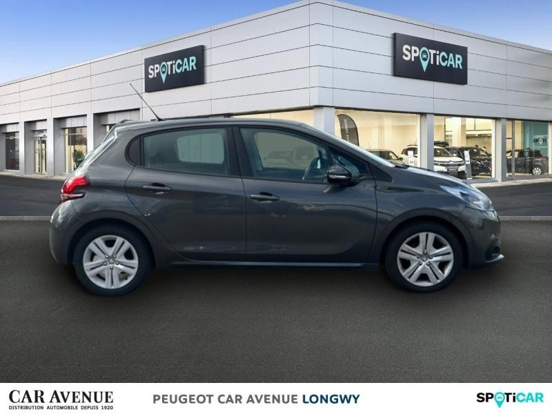 Used PEUGEOT 208 1.2 PureTech 82ch E6.c Signature 5p 2018 Gris Platinium € 8990 in Longwy