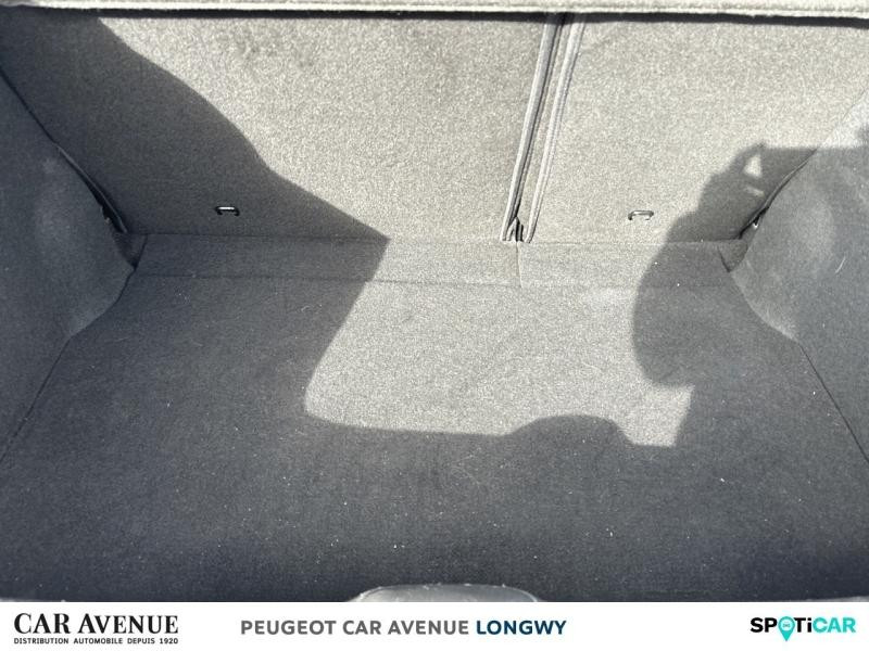 Used PEUGEOT 208 1.2 PureTech 82ch E6.c Signature 5p 2018 Gris Platinium € 8990 in Longwy