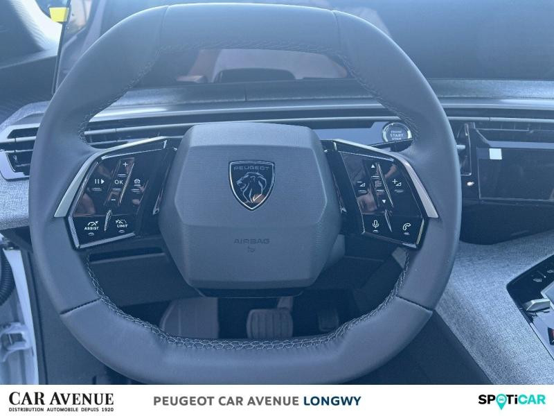 Used PEUGEOT 3008 1.2 Hybrid 145ch Allure e-DCS6 2025 Blanc Okénite (M) € 39300 in Longwy