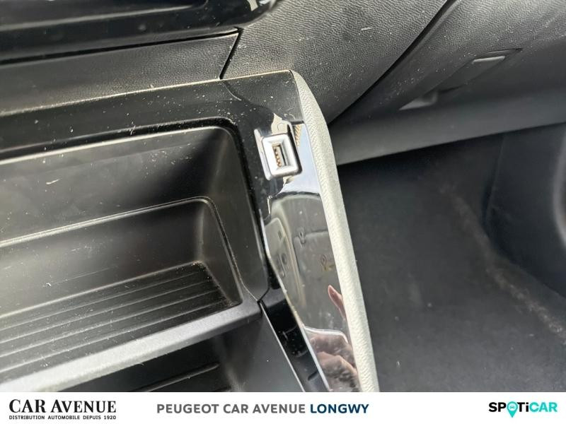 Used PEUGEOT 208 1.2 PureTech 100ch S&S Style 118g 2021 Rouge Elixir (V) € 12990 in Longwy