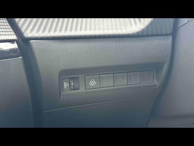 Used PEUGEOT 208 1.2 PureTech 75ch S&S Style 2023 Jaune € 12990 in Longwy