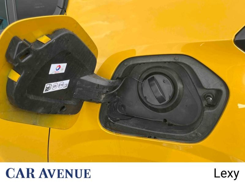Used PEUGEOT 208 1.2 PureTech 75ch S&S Style 2023 Jaune € 12990 in Longwy