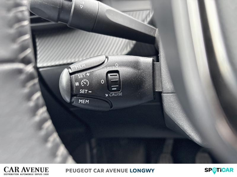 Used PEUGEOT 2008 1.2 PureTech 100ch S&S Style 2022 Blanc banquise (O) € 13390 in Longwy