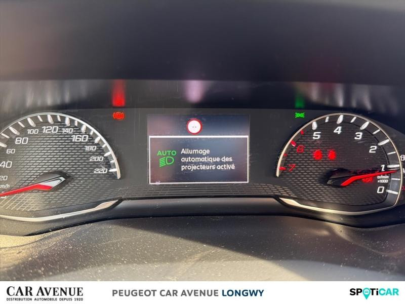 Occasion PEUGEOT 208 1.2 PureTech 100ch S&S Style 118g 2021 Rouge Elixir (V) 11990 € à Longwy