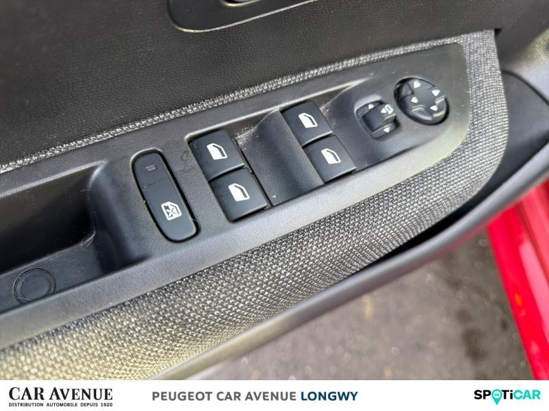 Occasion PEUGEOT 208 1.2 PureTech 100ch S&S Style 118g 2021 Rouge Elixir (V) 11990 € à Longwy