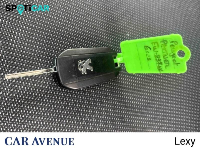 Used PEUGEOT Partner Standard 650kg BlueHDi 100ch S&S BVM5 Asphalt 2021 Peinture métallisée € 13990 in Longwy