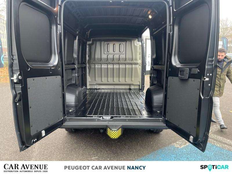 Used PEUGEOT Boxer Fg L2H2 3.5 Maxi 180ch S&S BVA8 2024 Gris Graphito métal € 42980 in Nancy