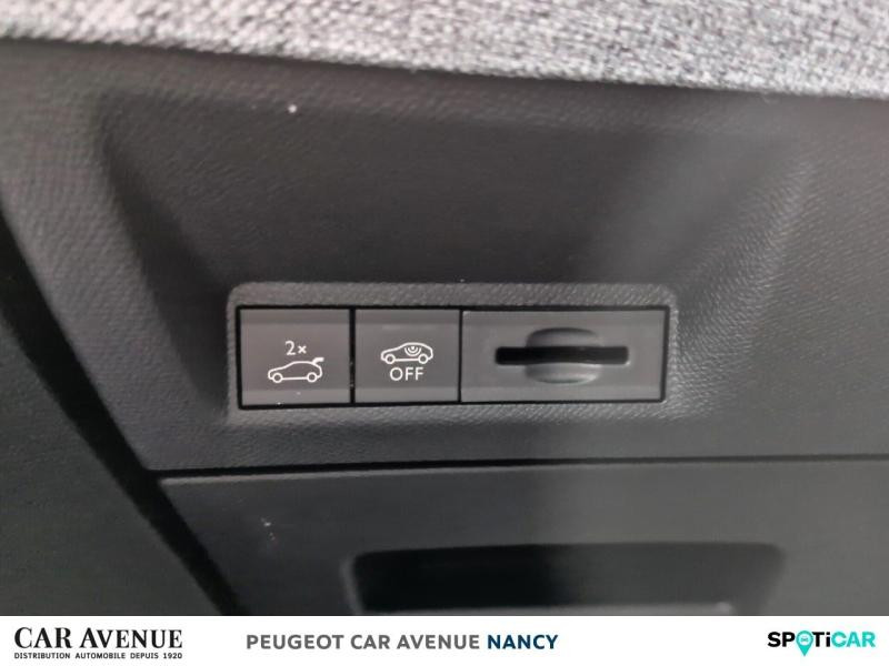 Occasion PEUGEOT 3008 1.2 Hybrid 136ch GT e-DCS6 2024 Noir Perla Nera (M) 32290 € à Nancy