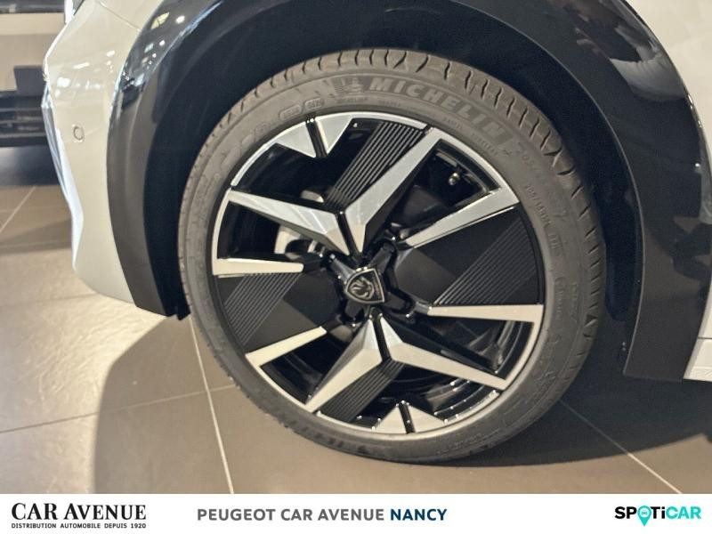 Used PEUGEOT 208 1.2 Hybrid 110ch GT e-DCS6 2025 Blanc Okénite (M) € 25900 in Nancy