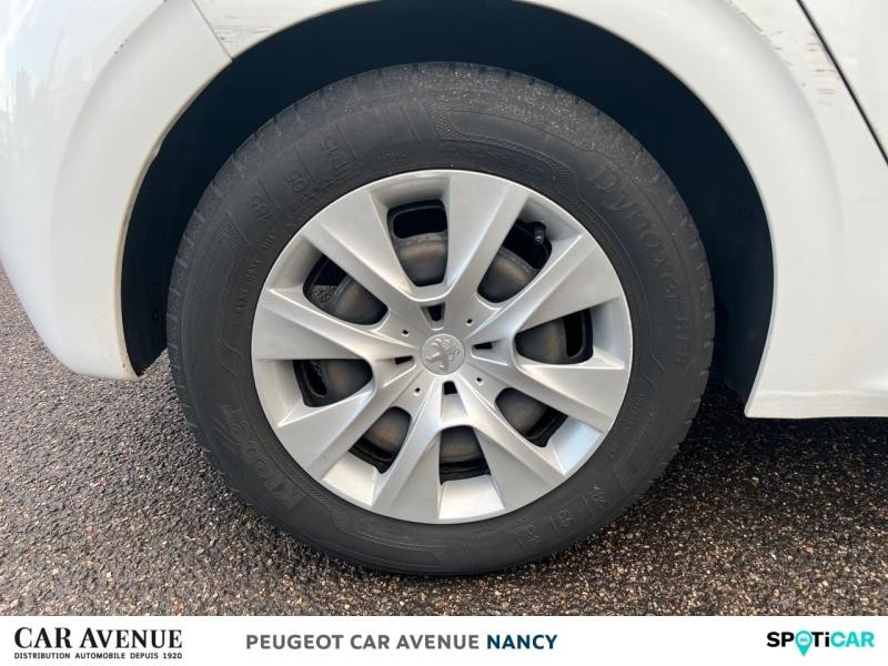 Used PEUGEOT 208 1.2 PureTech 68ch E6.c Like 5p 2018 Blanc Banquise € 7290 in Nancy